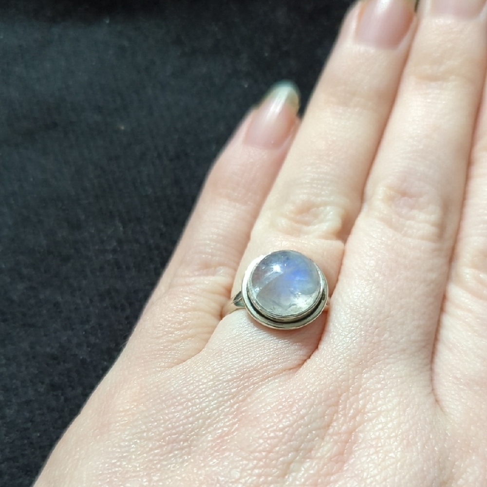 Sterling Silver White Moonstone Gemstone Domed Dainty Statement Ring - Size 7.5